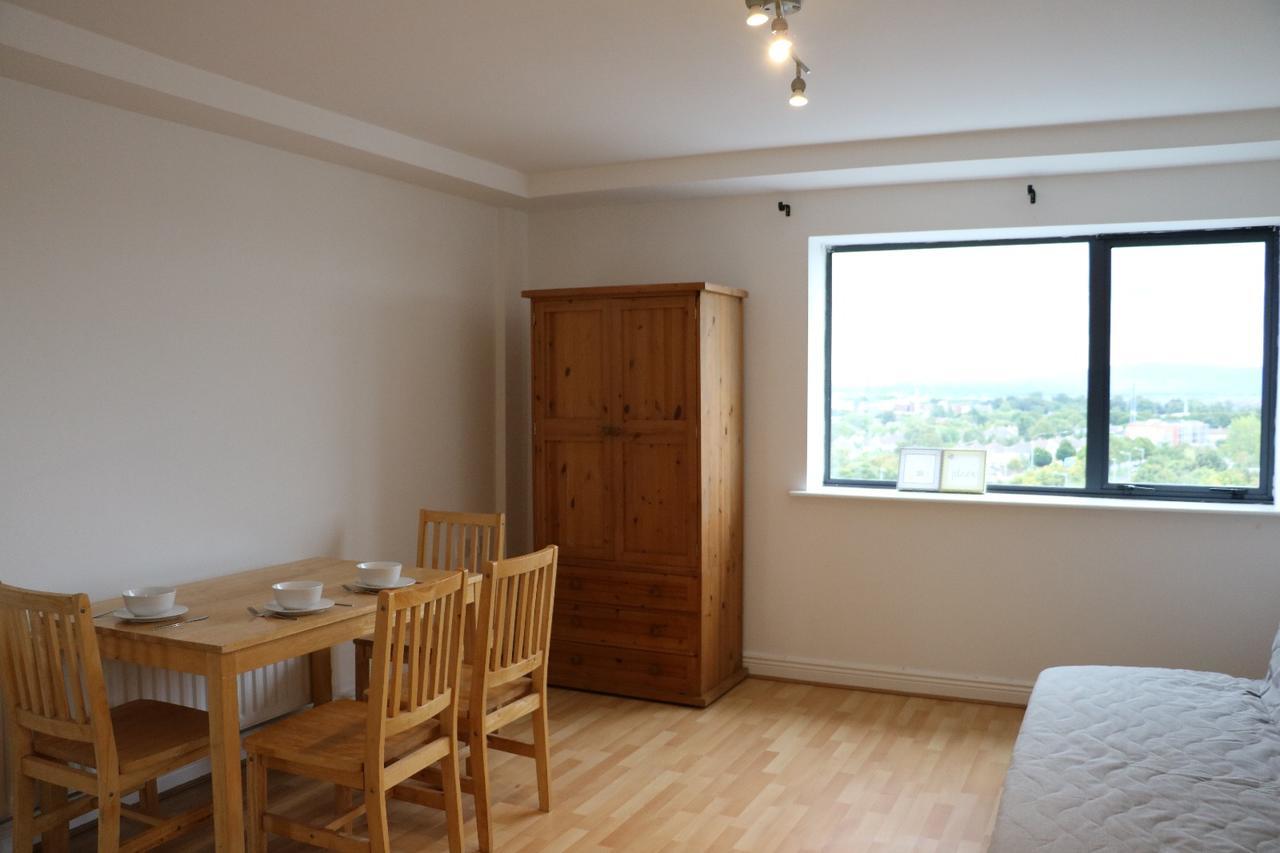 The Sentinel Tower Airport Apartments Ballymun Esterno foto